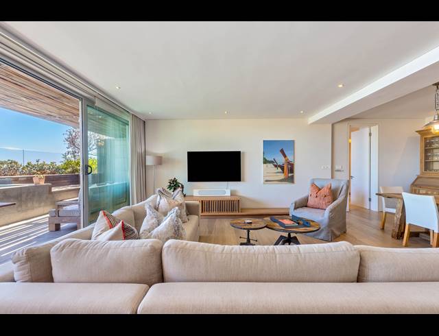 2 BEDROOM APARTMENT TO LET IN CAMPS BAY